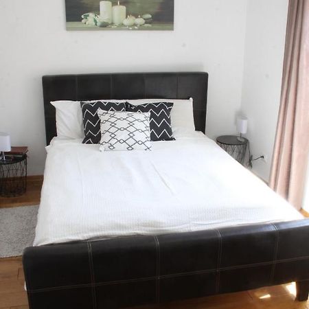 Monte Pula, Free Parking Apartment Bagian luar foto